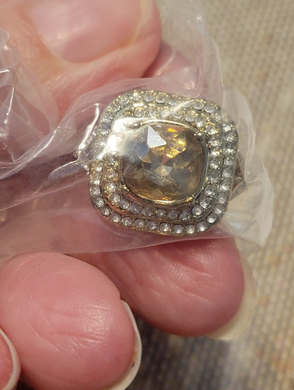 Avon Crystal Halo Statement Ring - Gold-Tone Center Stone Size 6